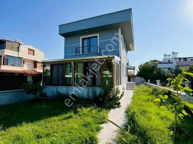 Gülkent Sitesinde Ana Yola Cepheli, Özel Yapım Geniş Lüks Villa