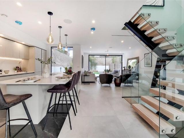 Gulliver Place, London, N10 4 bed semi detached house to rent £8,495 pcm £1,960 pw
