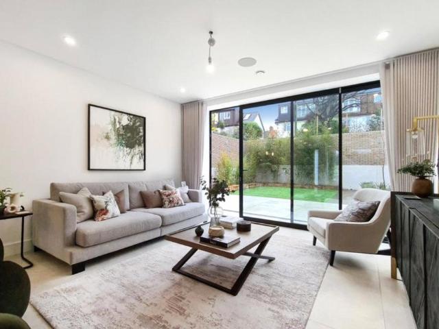 Gulliver Place, London, N10 4 bed semi detached house to rent £8,495 pcm £1,960 pw