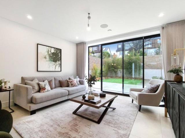 Gulliver Place, London N10, 4 bed semi detached house to rent, £8,495 pcm | PrimeLocation