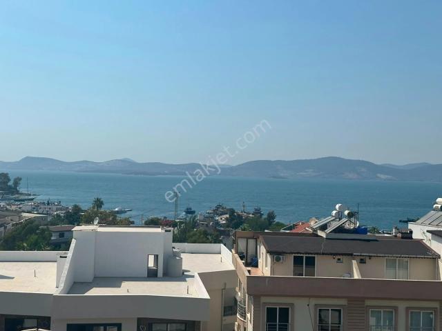 Güllük Merkezde Full Deniz Manzaralı 1+1 Satılık Daire