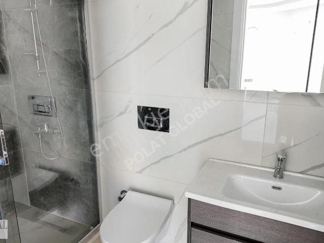 Güllük Merkezde Kiralık 3+1/2+1/1+1 Daireler Ve Dükkanlar
