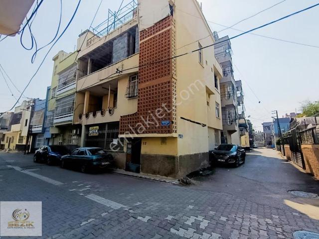 Gülpınar Mah. Köşe Başı 3/ Katlı Komple Satılık Müstakil Ev
