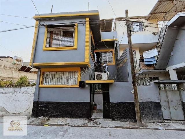 Gülpınar Mah.sağlık Ocağı Civarı 2/katlı Komple Satılık Müstakil
