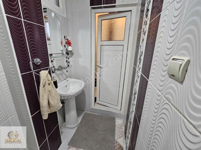 Gülpınar Mh Kapalı Salı Semt Pazarına Yakın 188 Mt 3 Katlı Ev