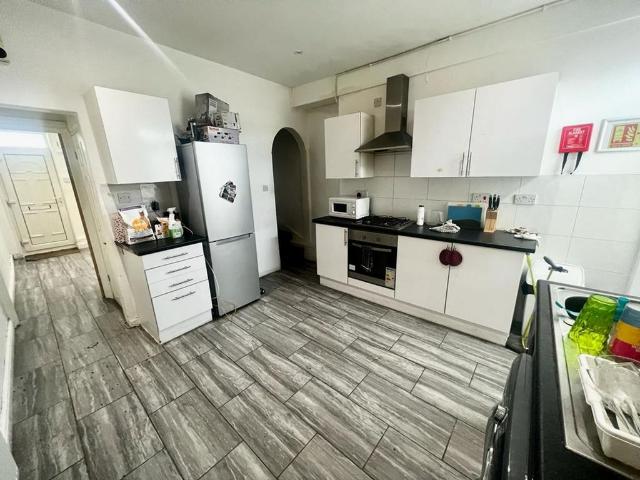 Gulson Road, Coventry, CV1 3 bed end of terrace house to rent £1,600 pcm £369 pw