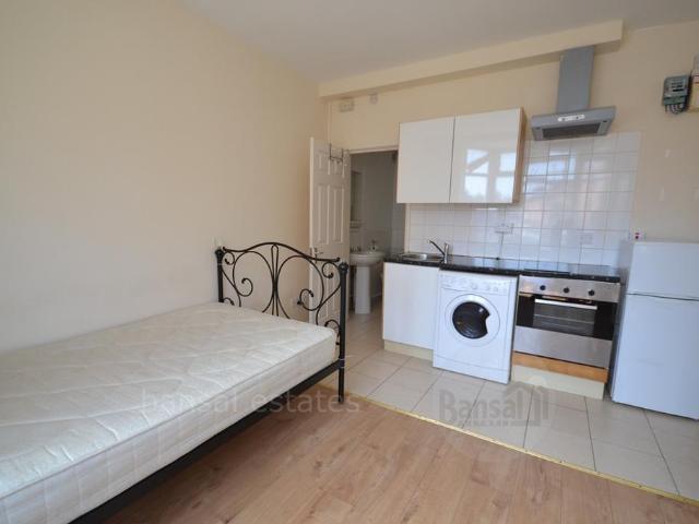 Gulson Road, CV1 Studio to rent £475 pcm £110 pw