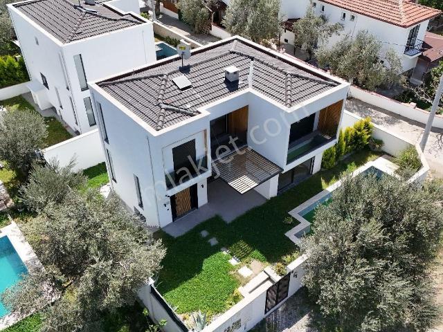 Güre De Efsane Göz Kamaştıran Havuzlu Saunalı 5+1villa