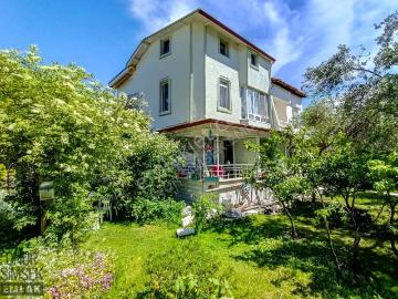 Güre Ramada Karşısı Full Eşyalı Kiralık 4+1 Tripleks Villa