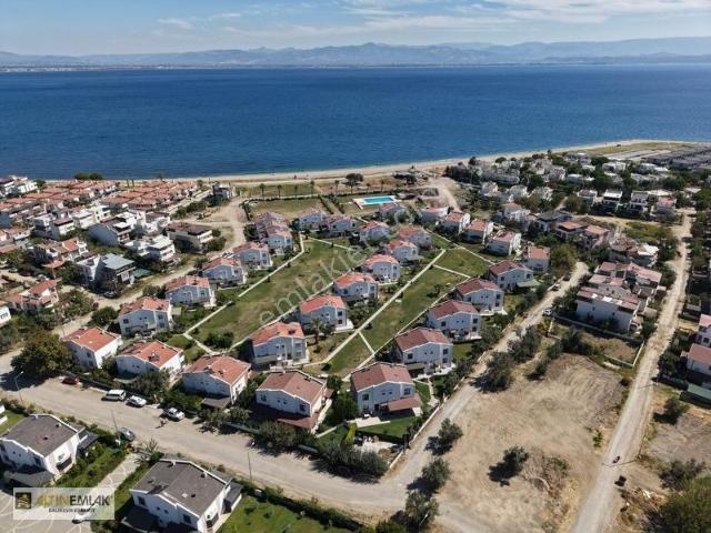 Güre'de Denize Sıfır Site İçinde Havuzlu Özel Bahçeli 3+1