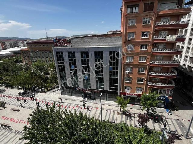 Güres Caddesi Ara Kat Kiralık 3+1 Daire