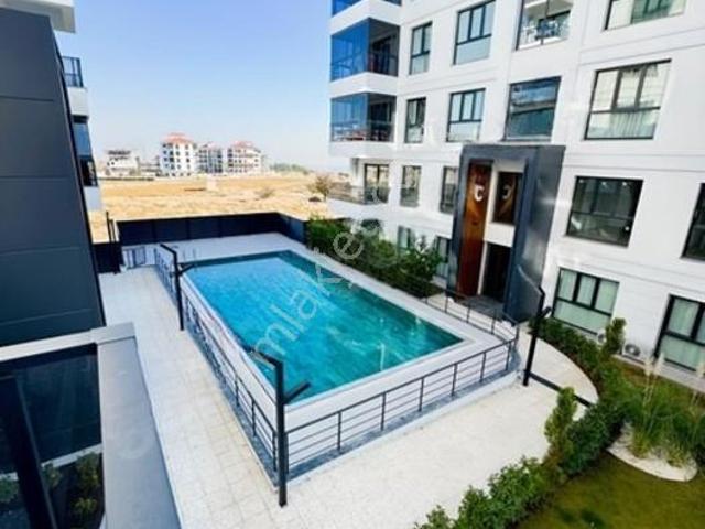 Gürlesinden Sepya Lavantada Havuzlu Peyzaj Cepheli Kiralık Daire