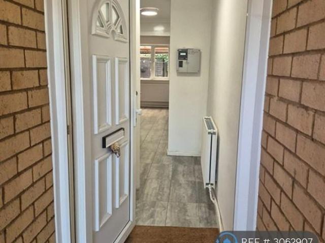 Gurnards Avenue, Milton Keynes, MK6 4 bed terraced house to rent £1,700 pcm £392 pw
