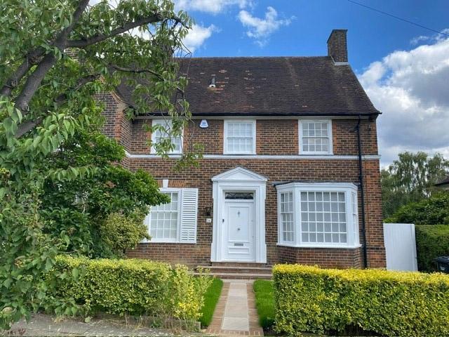 Gurney Drive, London, N2 0DE, United Kingdom | 4 bed duplex for rent #123305489 | Rentberry