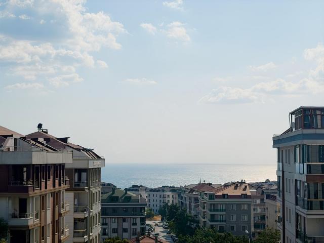 Gürpınar'da Deniz Manzaralı Merkezi Konum'da 2+1 Arakat