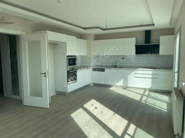 Gürselpaşa Öğretmenler Bulvarı’nda Havuzlu Güvenlikli Sitede Ultra Lüks 4+1 Kiralık Daire!