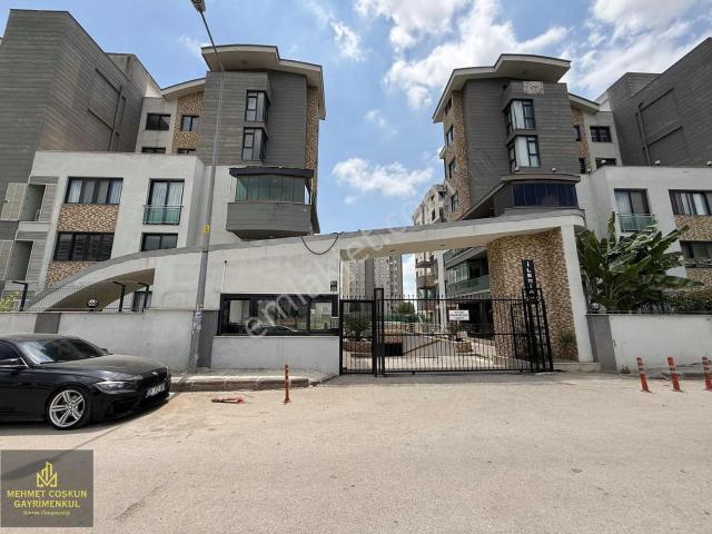 Gürselpaşada 5.katlı Havuzlu Güvenlikli Sitede Satılık 4+1 Daire