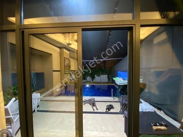 Gürselpaşa'da Muhteşem Dizaynlı Eşyalı Kiralık Daire