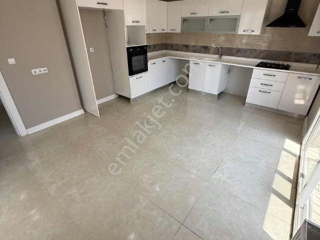 Gürselpaşada Site İçerisinde 3 Cepheli Satılık 2+1 Daire