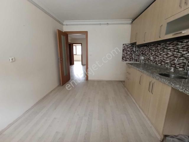 Gürsu 35'lik Yolda Cadde Üzeri Satılık 2+1 150m² Teraslı Daire