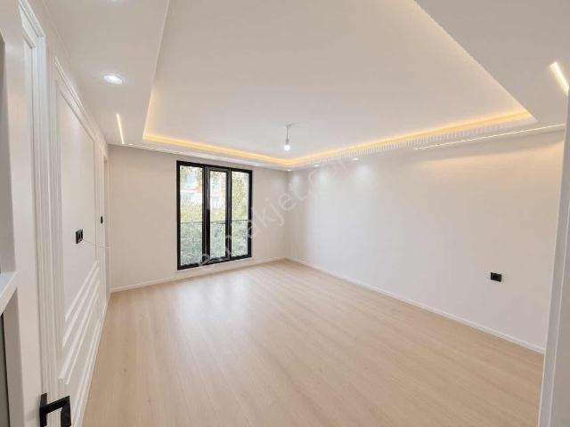 Gürsu Kurtuluş Ana Cadde Üzeri 3+1 Dükkan Üstü Sıfır Lüks Daire