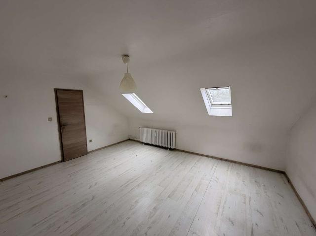 Gut aufgeteilt: 2,5 Zimmer Dachgeschosswohnung in Moers