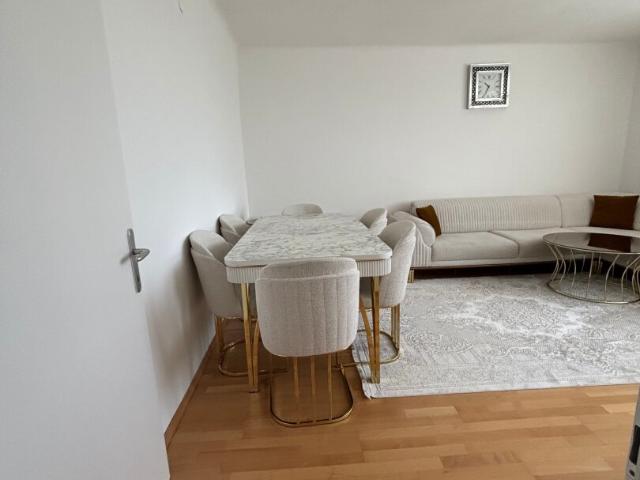 gut aufgeteilte 2 zimmer wohnung im obersten stockwerk mit aufzug in wels vogelweide! unbefristetes mietverhältnis! ab 01.12.2026 verfügbar!