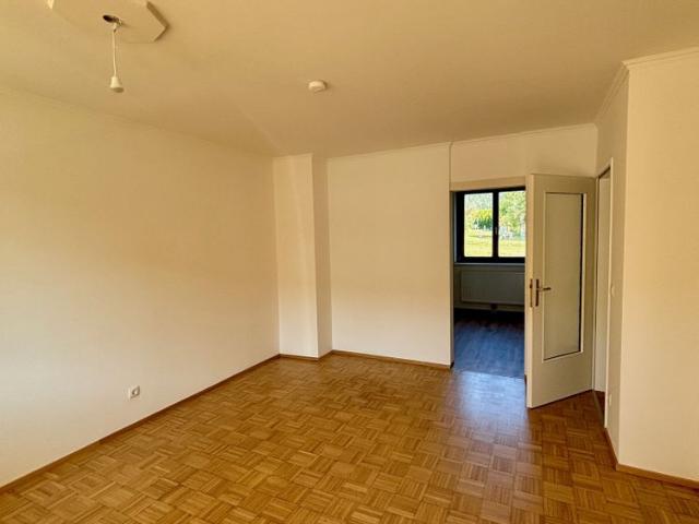 Gut aufgeteilte 2 Zimmer Wohnung mit eigener Gartenfläche