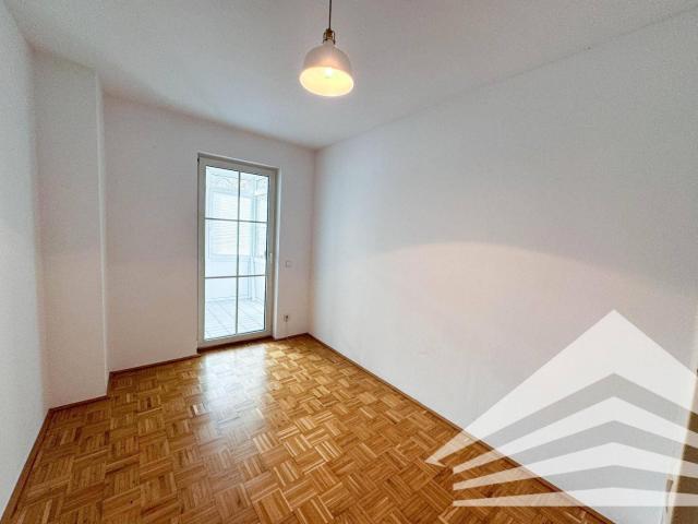 Gut aufgeteilte 2 Zimmer Wohnung mit Küche und Wintergarten in Urfahr!