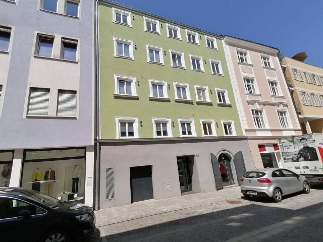 Gut aufgeteilte 2 Zimmer Wohnung mit möblierter Küche in Zentrumslage Ried