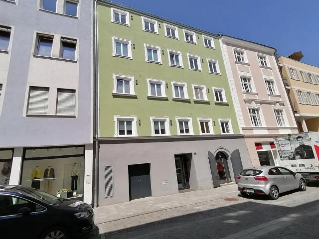 Gut aufgeteilte 2 Zimmer Wohnung mit möblierter Küche in Zentrumslage Ried