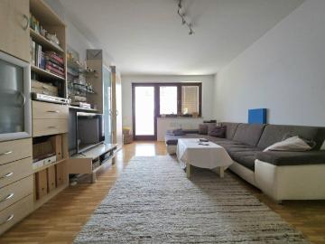 Gut aufgeteilte Jungfamilienwohnung mit TG!