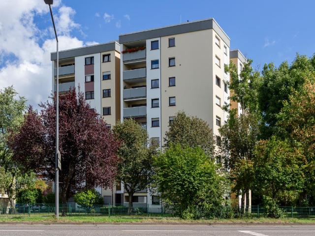 Gut aufgeteilte Wohnung in saniertem Wohhaus ruhiger Lage Nähe Uni ideal auch für Studenten WG