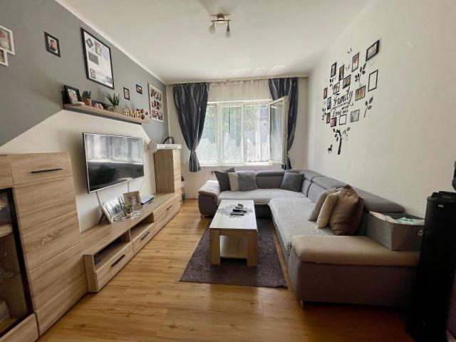 Gut gelegene WG taugliche 2 Zimmer Wohnung mit Einbauküche