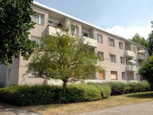 Gut geschnitte 2 Zimmer mit Balkon