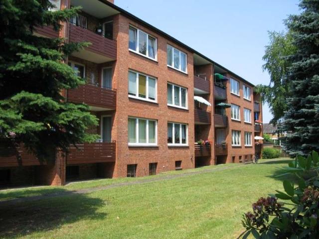 Gut geschnittene, helle 3 Zimmer Wohnung in ruhiger Lage mit Balkon