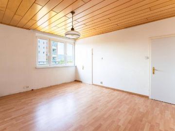 Gut geschnittene Kleinwohnung mit schönem Fernblick und Lift