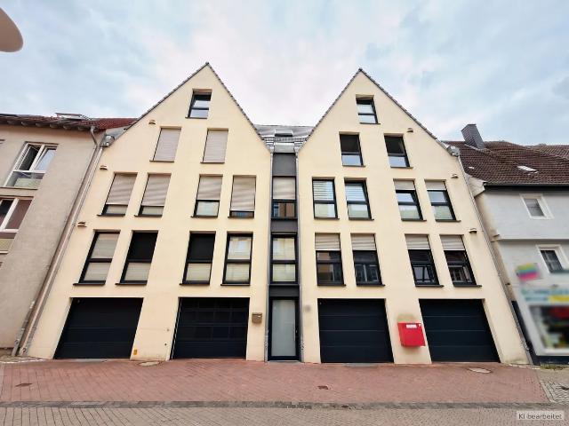 Gut geschnittene Wohnung im Zentrum mit Fahrstuhl, Balkon und Tiefgaragenstellplatz