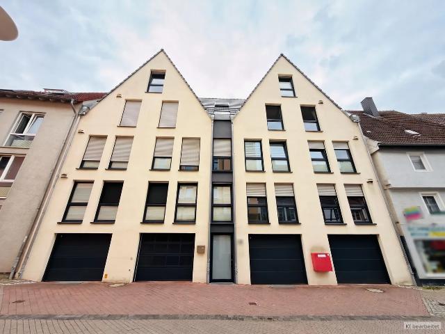Gut geschnittene Wohnung im Zentrum mit Fahrstuhl, Balkon und Tiefgaragenstellplatz