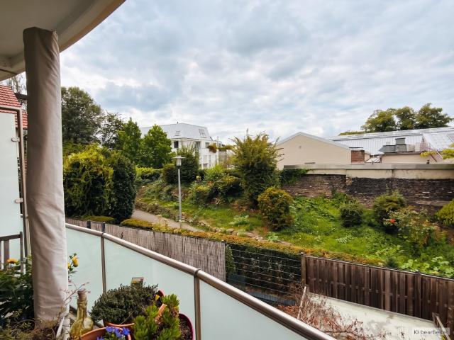 Gut geschnittene Wohnung im Zentrum mit Fahrstuhl, Balkon und Tiefgaragenstellplatz