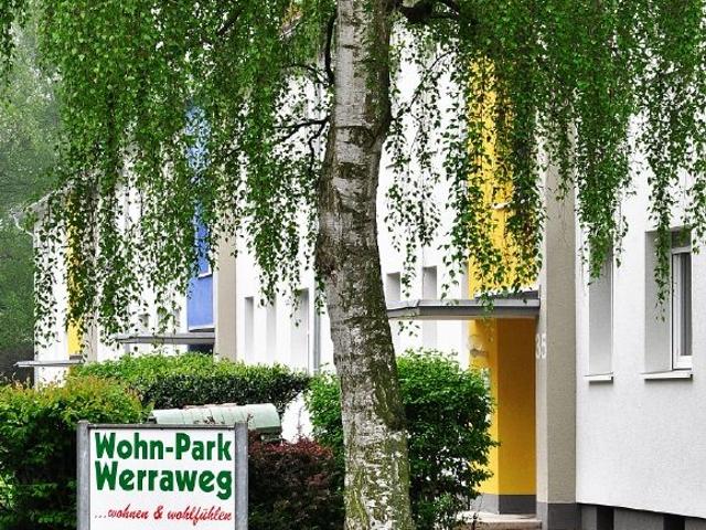Gut geschnittene Wohnung in einem Vier Parteinhaus