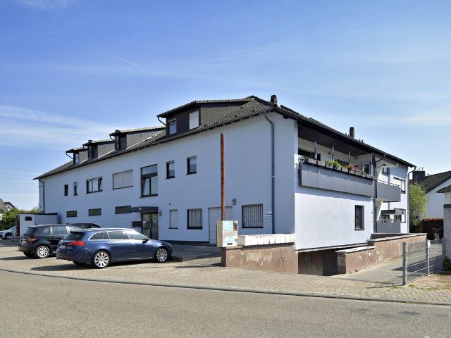Gut geschnittene Wohnung mit TG Stellplatz und eigenem Zugang zum Garten!
