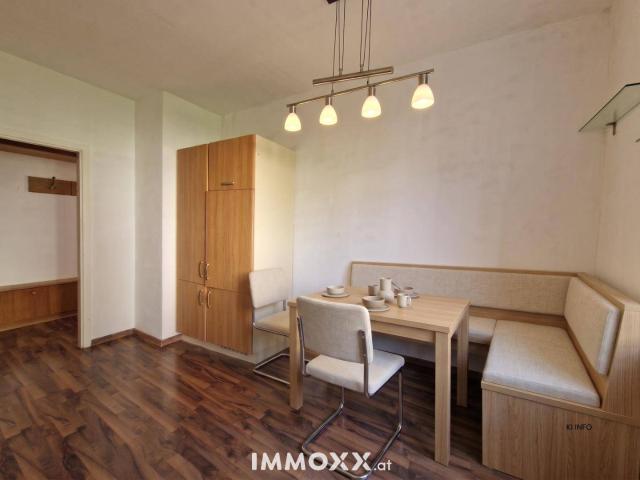 Gut geschnittene 2,5 Zimmer Wohnung mit Loggia – ab sofort verfügbar