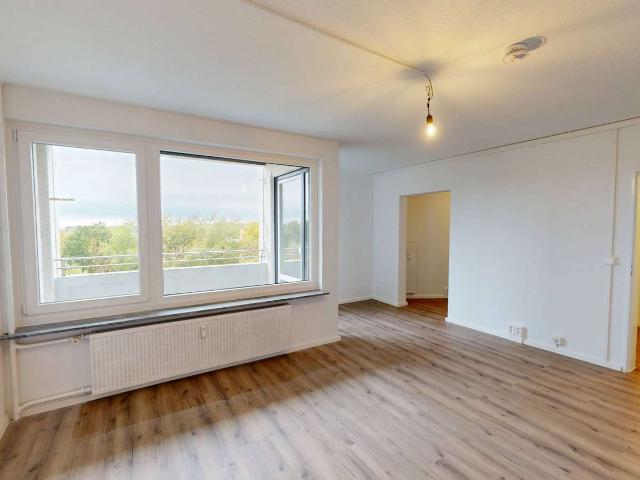 Gut geschnittene 2 Zi. Whg. mit BALKON und Wannenbad