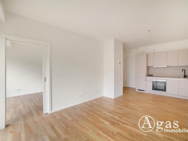 Gut geschnittene 2 Zimmer Wohnung ca. 40m², EBK, Fußbodenheizung und Balkon mit Weitblick in Mitte!