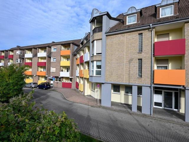 Gut geschnittene 2 Zimmer Wohnung in Mülheim Stadtmitte WBS erforderlich