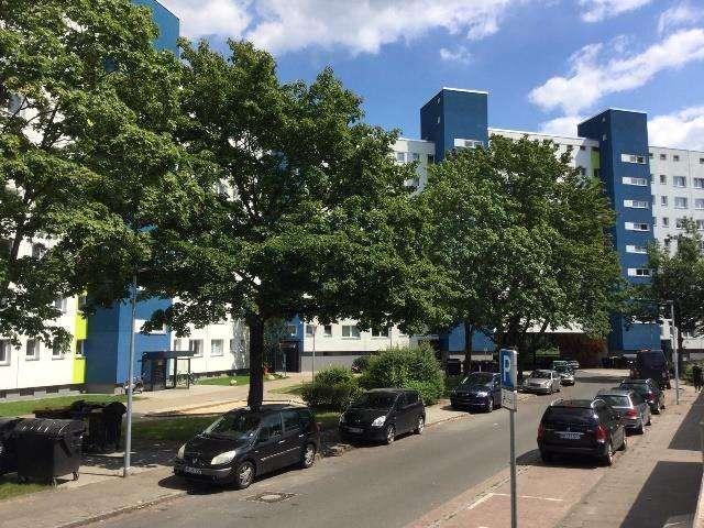 Gut geschnittene 3,5 Zimmer Wohnung mit Balkon