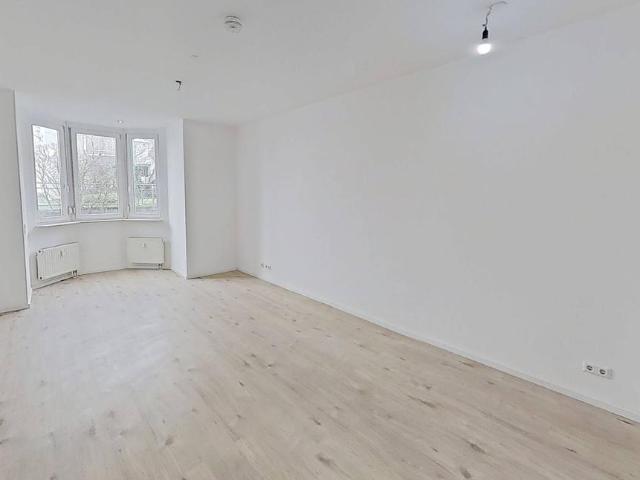 Gut geschnittene 3 Zimmer Erdgeschosswohnung mit Wannenbad