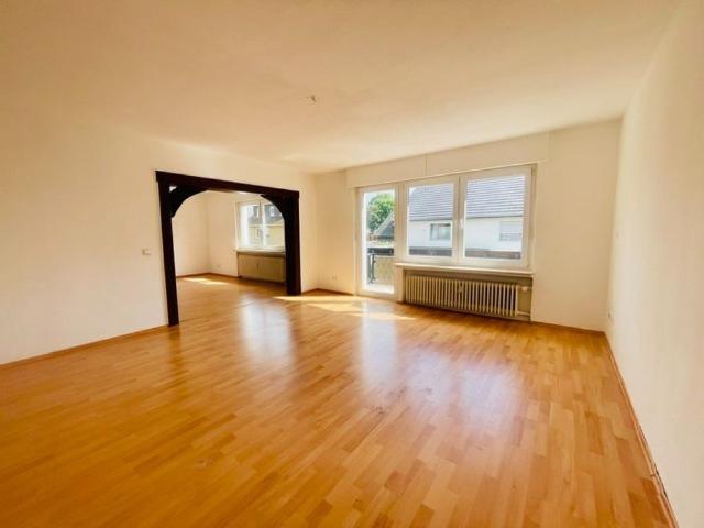 Gut geschnittene 3 Zimmer Whg. Balkon Gä. WC und Garage – GT Kattenstroth
