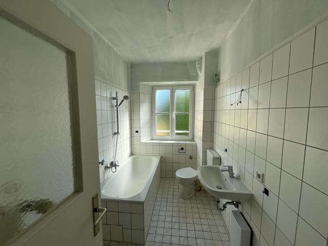 Gut geschnittene 3 Zimmer Wohnung im 4.OG OHNE Aufzug
